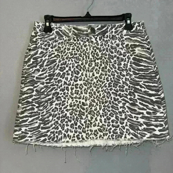 EUC Current/Elliott Leopard Print Denim Mini Skirt Size 28 - Picture 2 of 6